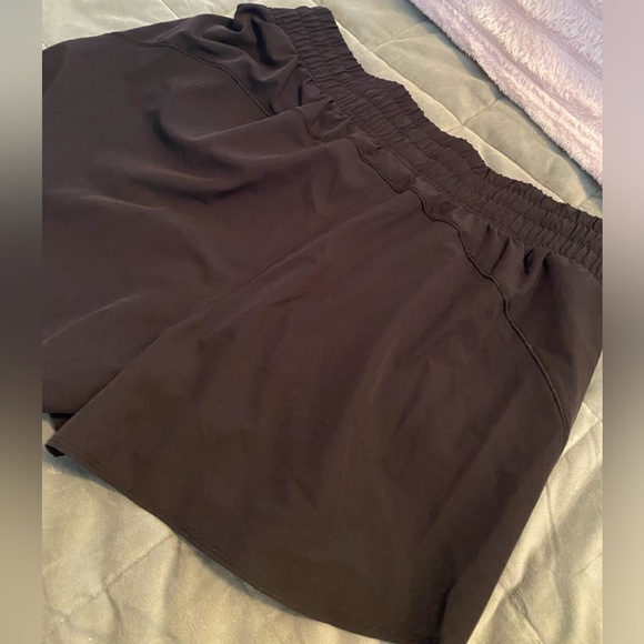 Under Armour Women’s Athletic Shorts Size L - Black - Picture 2 of 5